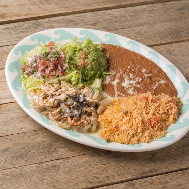 Arroz con Pollo.